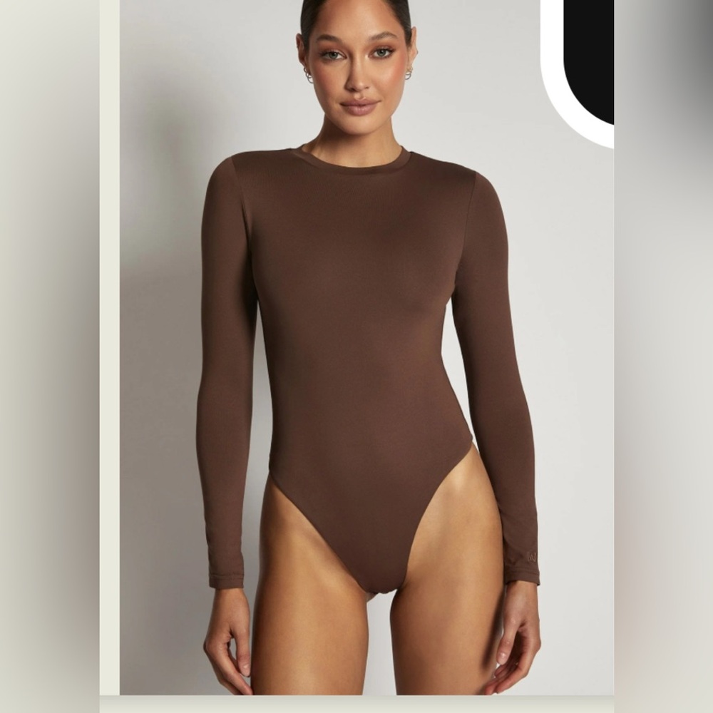 MESHKI Delilah Crew Neck Bodysuit Brown Long Sleeve